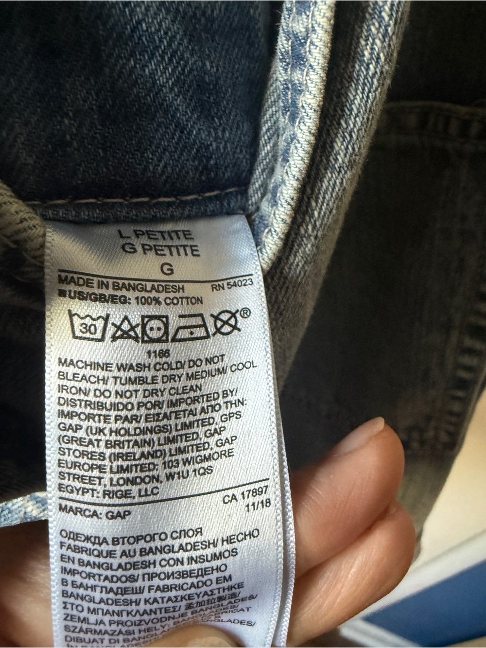 GAP Light Blue Denim Women’s Short Overalls - Picture 4 of 4